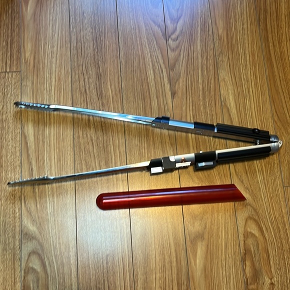 Star Wars Darth Vader Lightsaber BBQ Tongs - Picture 3 of 3